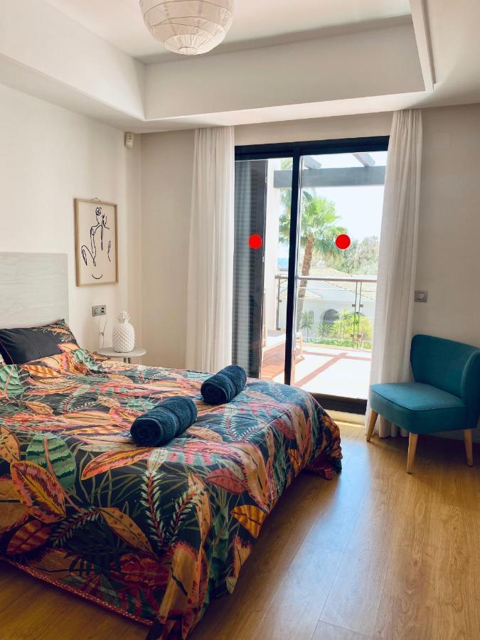 Sunshine Beach Front Complex, Wifi, Modern Casares Eksteriør bilde