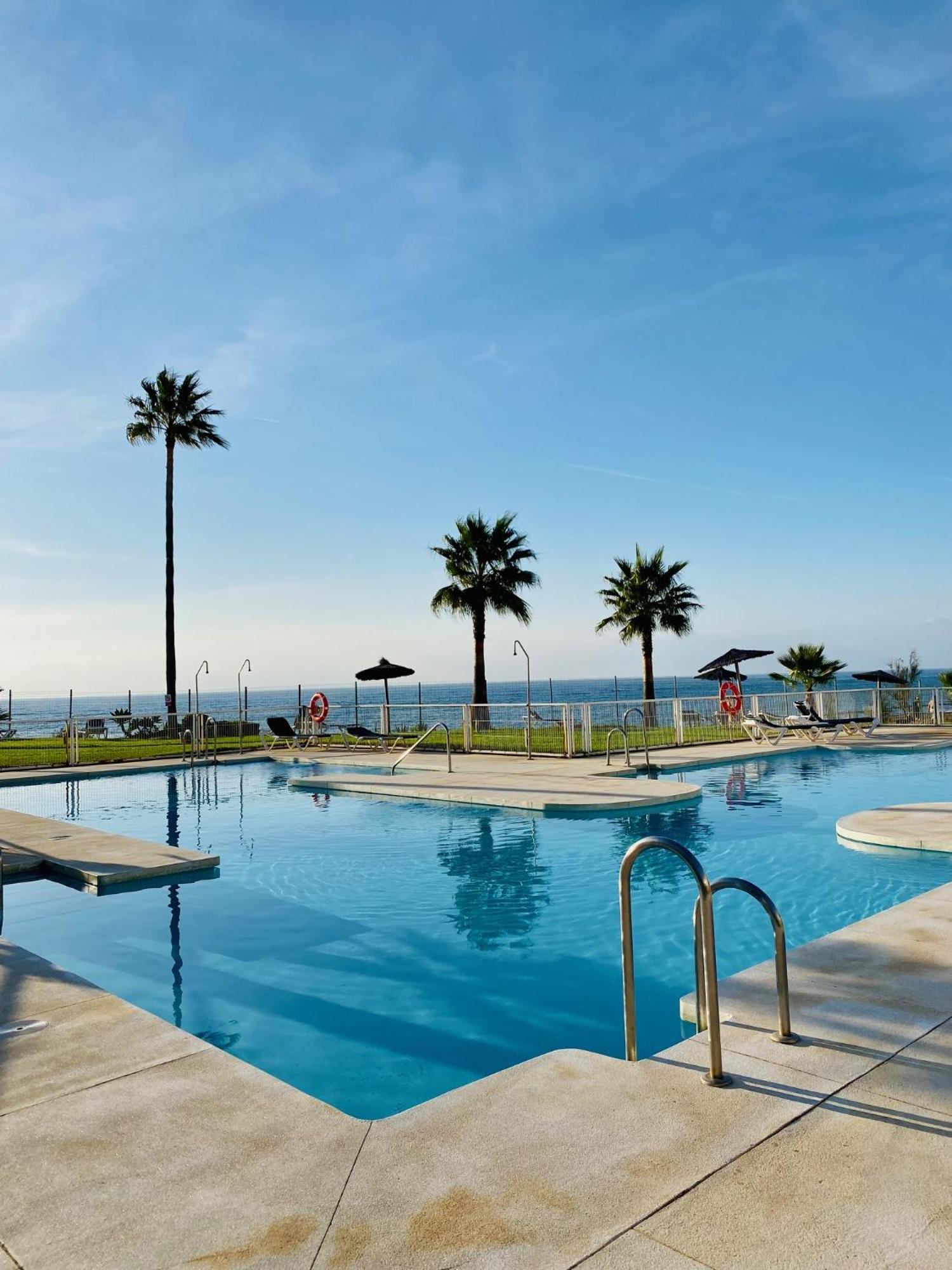Sunshine Beach Front Complex, Wifi, Modern Casares Eksteriør bilde