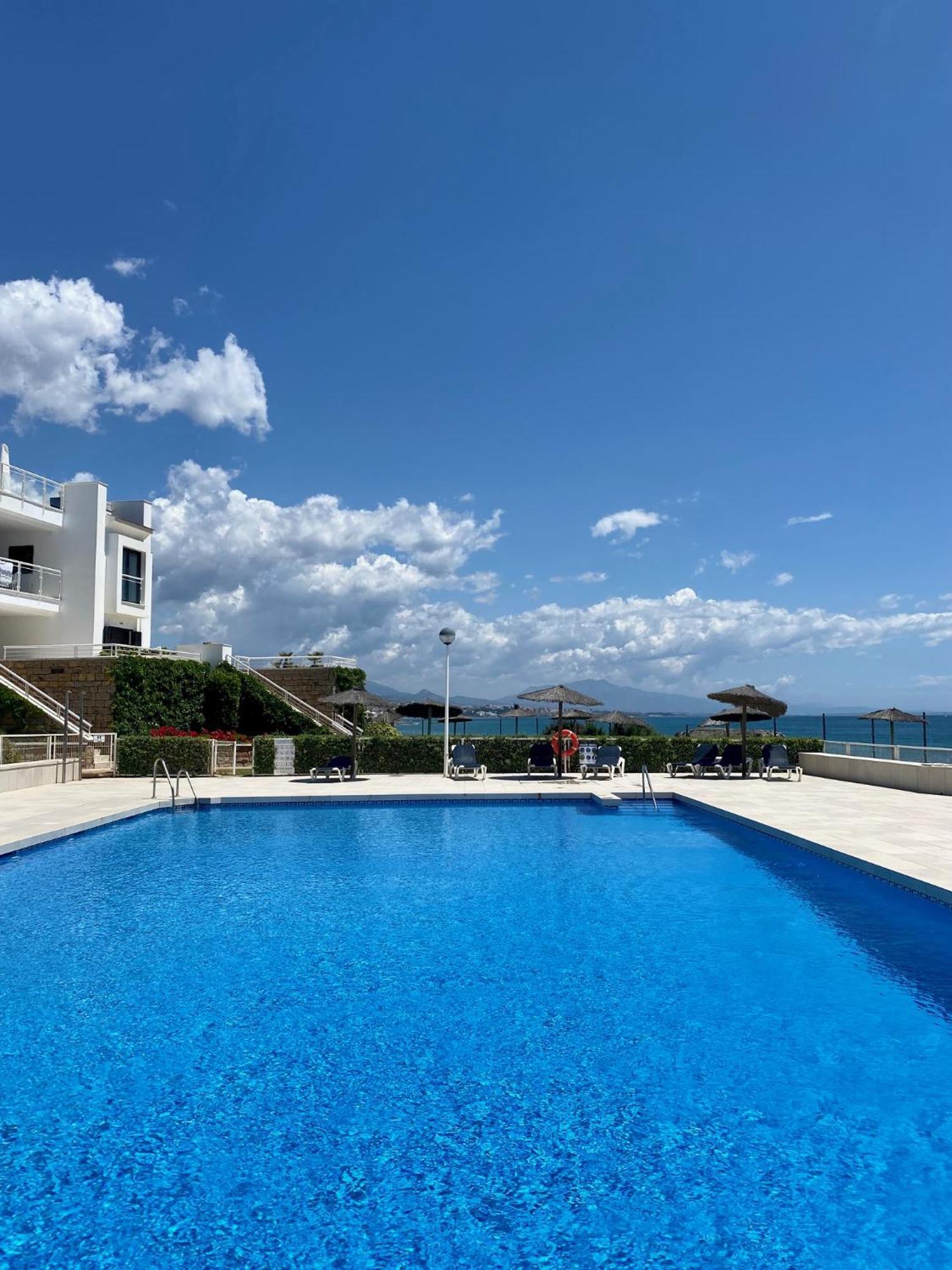 Sunshine Beach Front Complex, Wifi, Modern Casares Eksteriør bilde