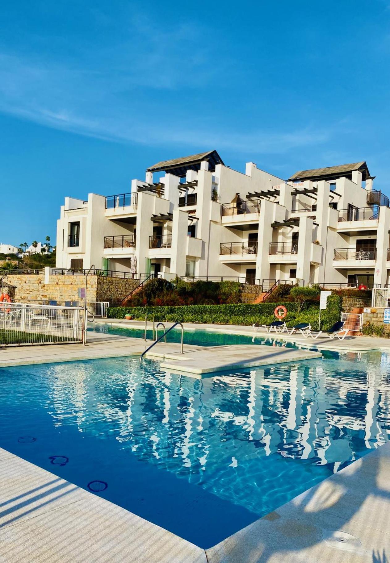 Sunshine Beach Front Complex, Wifi, Modern Casares Eksteriør bilde
